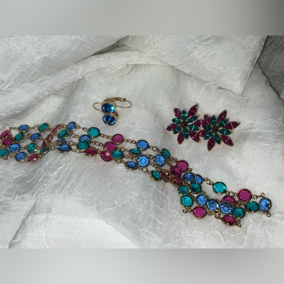 SWAROVSKI Swan MultiColored Bezel Set Crystal Long Necklace & Earrings - Picture 7 of 11